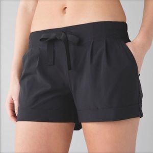 Size 6 Lululemon Short
Great Condition, Inseam 2.5